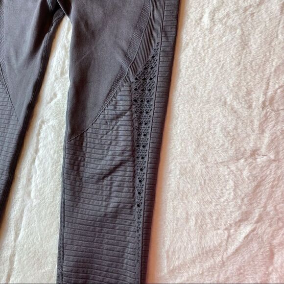 IMI Gray Leggings With Lattice Panels - Picture 5 of 9